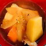 鮭と根菜のアラ汁